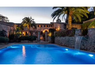 Country house in Establiments. Casa señorial histórica en excelente estado y con la máxima priv