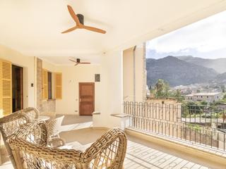 Apartament a Sóller. Dúplex con gran jardin y posibilidad de piscina en palacio munic