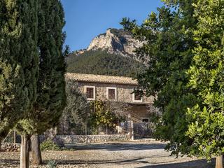Masia a Alaró. Encantadora finca rústica con vistas de ensueño en la mejor zona