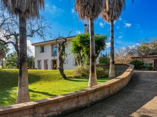 Masia a Establiments. Elegante finca rústica con piscina y jardín de ensueño en establ