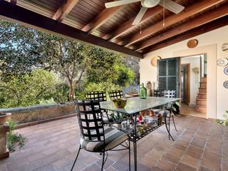 House in Sa Cabaneta. Casa con gran jardín, terraza y garaje en el centro de sa cabane