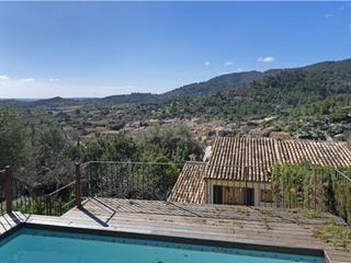 Casa a Alaró. Bonita casa con garaje, piscina y vistas espectaculares en zona