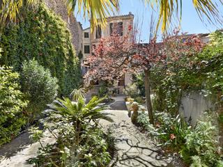 Casa a Sóller. Encantadora casa señorial con jardín mediterráneo en sóller
