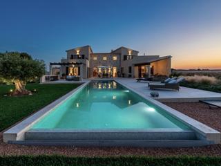 Mas à Campos. Moderna casa de campo en excelente estado en estilo tradicional