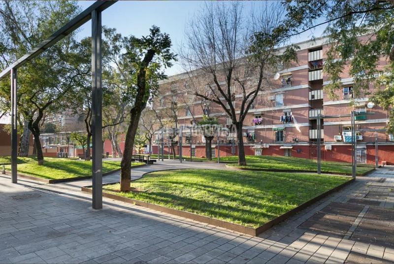 Foto ed9ef5cf-9283-4bf1-be5e-d1b156234737. Piso  en venta en Besòs - Maresme Barcelona