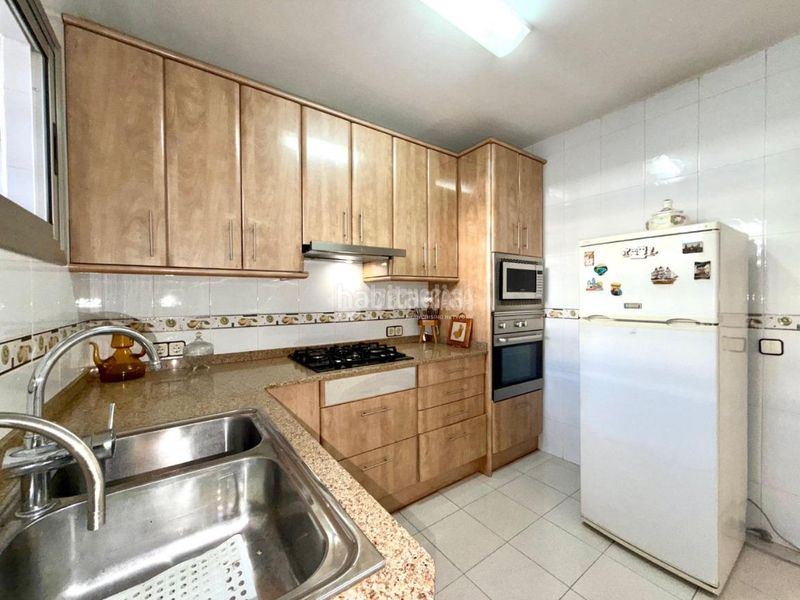 Foto 17e976b3-9eb9-4bbf-8461-3a7293e436ff. Casa aparellada a Besòs - Maresme Barcelona