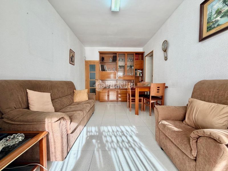 Foto ddaf18e3-2543-45a8-8586-9d5dadef2ec8. Casa aparellada a Besòs - Maresme Barcelona