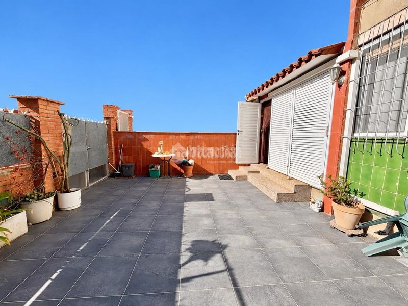 Foto ff6a3398-129e-420d-ac76-223193017136. Casa aparellada a Besòs - Maresme Barcelona