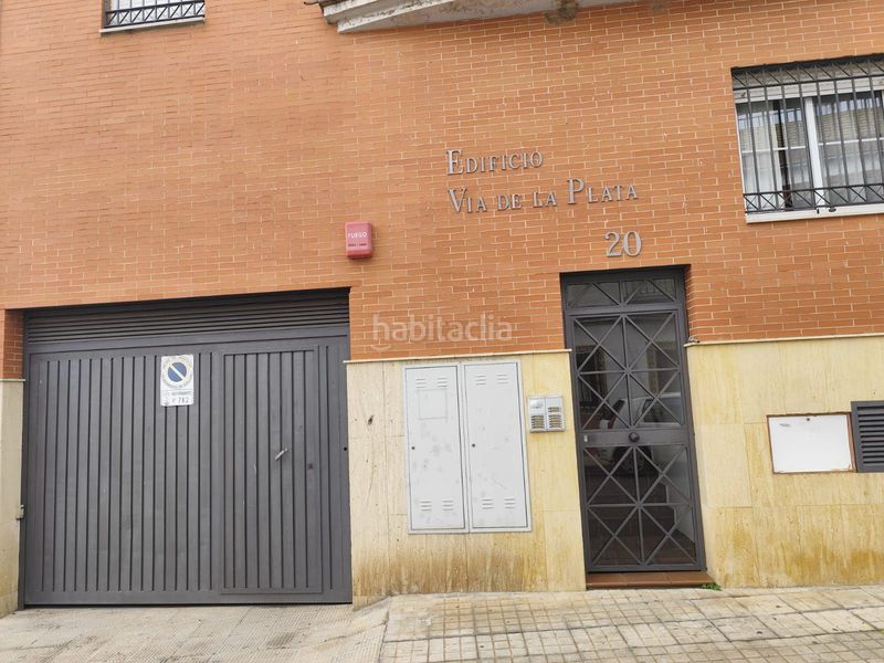 Foto 41e5f574-7616-4af8-bb44-3d0117b9e067. Aparcament cotxe a Guillena pueblo Guillena
