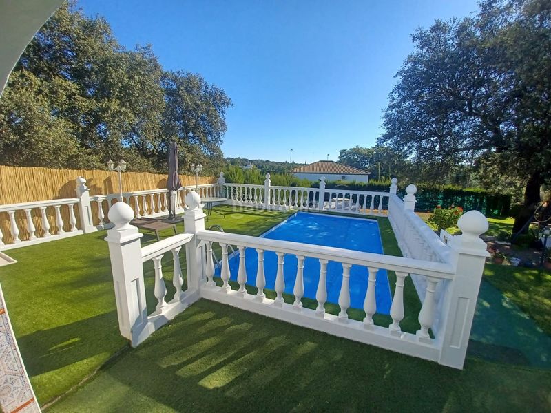 Foto cbf2f386-515d-4491-9b73-a341f32701e5. Casa con piscina in Castilblanco de los Arroyos