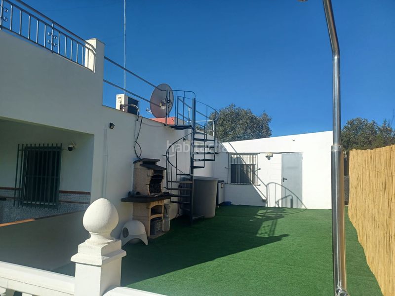 Foto f19f2dff-28ec-4071-8d25-ccaf7e677352. Casa con piscina in Castilblanco de los Arroyos