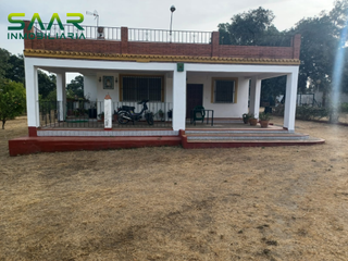 Casa a Castilblanco de los Arroyos. Parcela con chalet en urb sierra norte, casilblanco de los arroy