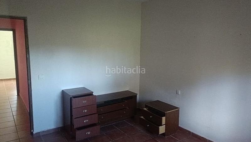 Foto f8043d35-c9c6-4cac-9102-4e59dca4e4ec. Casa amb piscina a Castilblanco de los Arroyos