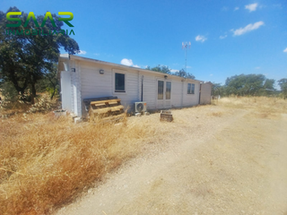 Casa a Castilblanco de los Arroyos. Parcela con chalet en urb. campoamor, castilblanco de los arroyo
