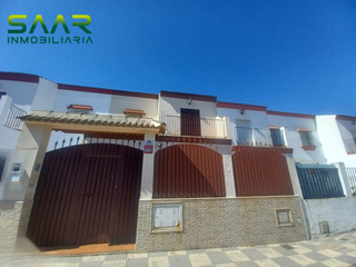 Casa a Castilblanco de los Arroyos. Casa adosada en barriada el mirador, castilblanco de los arroyos