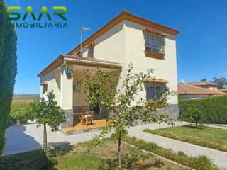 Casa en Castilblanco de los Arroyos. Chalet independiente en urbanización la colina, castilblanco de