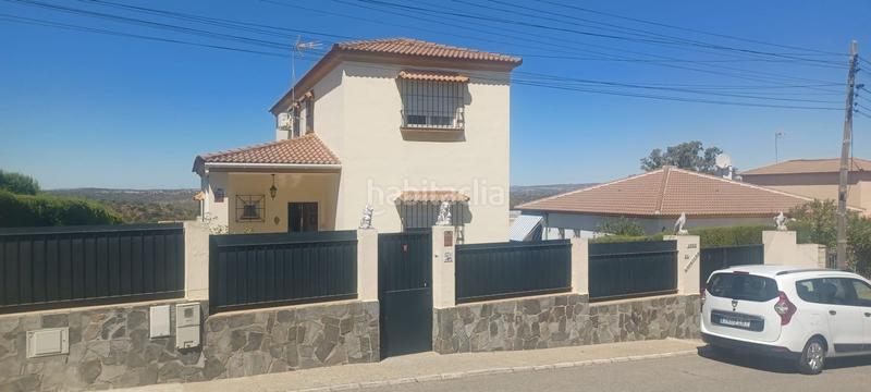 Foto 9873e13e-5724-4c6c-97b6-e46a17ecf3e0. Casa chalet independiente en urbanización la colina, en Castilblanco de los Arroyos