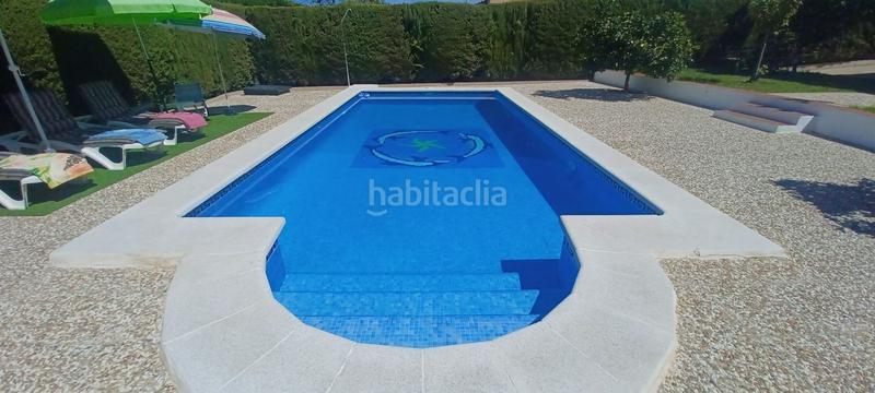 Foto c44c3c01-e0b2-403b-95b9-208266f72352. Casa chalet independiente en urbanización la colina, en Castilblanco de los Arroyos