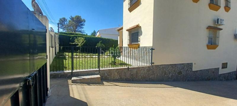 Foto d7a81050-cac8-4a29-9ef9-d160858da8db. Casa chalet independiente en urbanización la colina, en Castilblanco de los Arroyos