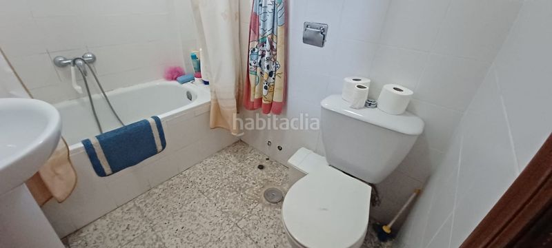 Foto 241905be-5621-4afc-a72e-36d6f89e44a1. Casa adossada a Castilblanco de los Arroyos