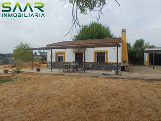 Maison à Castilblanco de los Arroyos. Chalet en urbanización sierra norte, castilblanco de los arroyos
