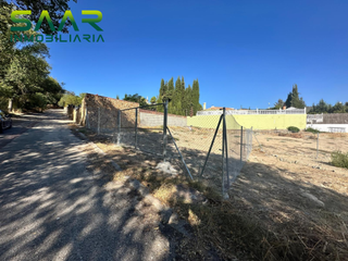 Terreno residencial en Íllora. Solar urbano en urb. montesol, moclín granada.