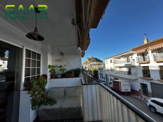 Pis a Montefrío. Conjunto de piso y dos locales en el centro de montefrío, granad