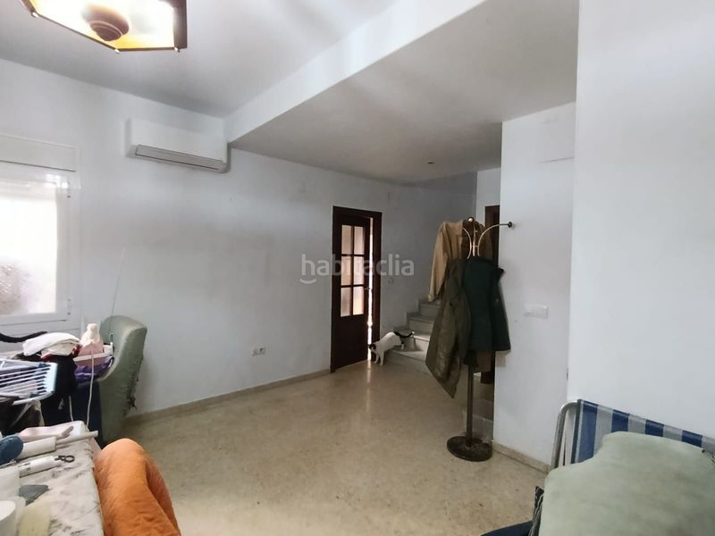 Foto 2205d6b0-18f9-4180-89c5-3cc4fe73524b. Casa adossada a Alcalá del Río