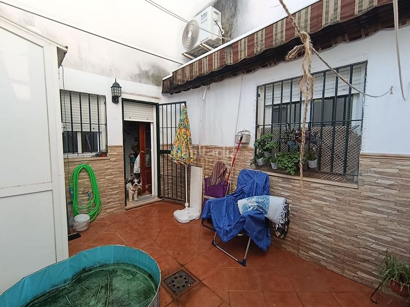 Foto 6a8e3e33-e79d-4fe9-b79c-344a6a7c7de5. Casa adossada a Alcalá del Río