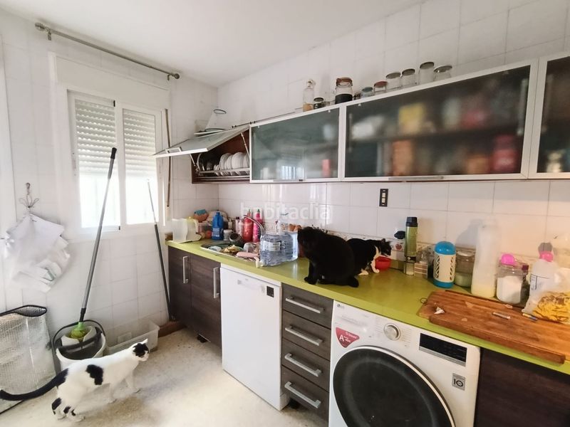 Foto b46975d7-7e3d-41a4-96bc-4cad1c5fdda0. Casa adossada a Alcalá del Río