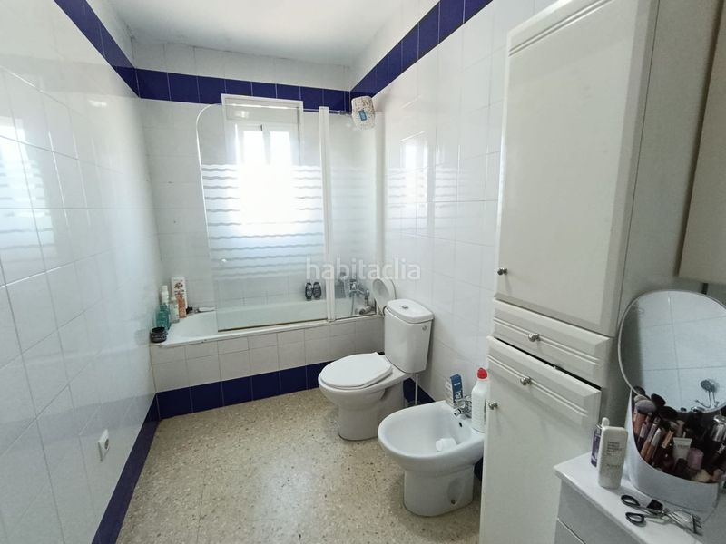 Foto db67b566-b776-4f1d-8c6f-6336241e5405. Casa adossada a Alcalá del Río