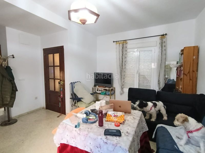 Foto e2a0dc2e-7c7c-4889-9635-c4ab03fc76f1. Casa adossada a Alcalá del Río