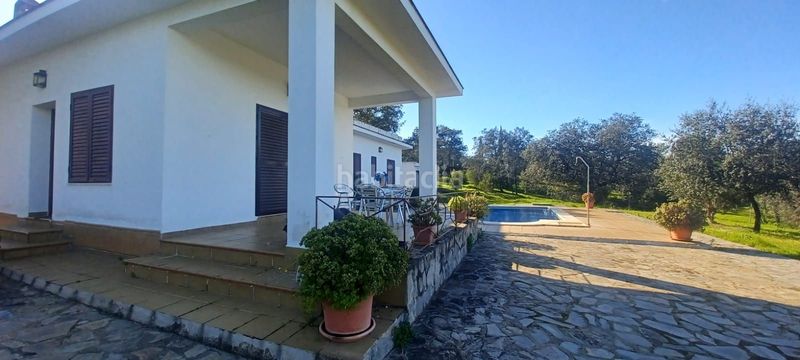 Foto 2871986e-18af-4876-892b-f594ebd3179f. Casa amb piscina a Castilblanco de los Arroyos