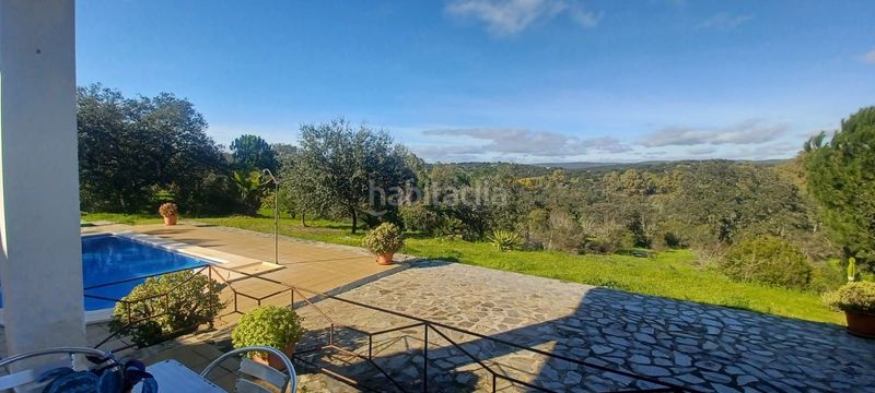 Foto 43426b34-cfe5-4be3-b94f-41991a1b69a1. Casa amb piscina a Castilblanco de los Arroyos