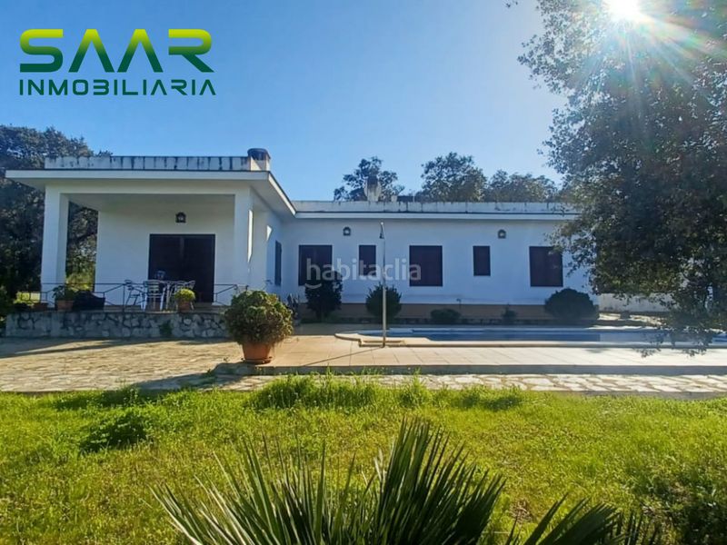 Foto b598663f-7cbd-4033-83c5-02d78ae3083f. Casa amb piscina a Castilblanco de los Arroyos