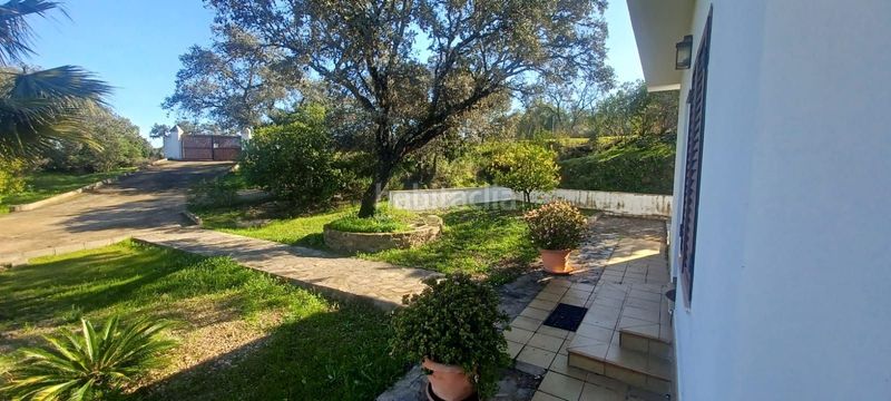 Foto fa8a76e4-2d54-4d65-8868-52d2811df6b7. Casa amb piscina a Castilblanco de los Arroyos