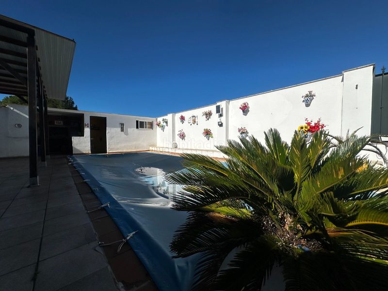 Foto 1ff09e9f-8a7c-4271-95de-500a746f3d2f. Casa con piscina in Atarfe