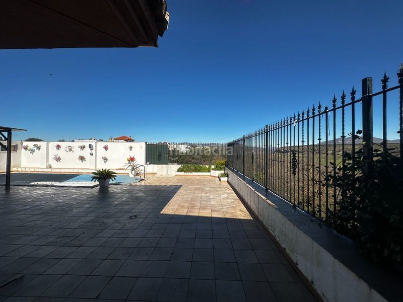 Foto 51d8f2be-9e7b-4efa-9f66-ca80fb8232cf. Casa con piscina in Atarfe