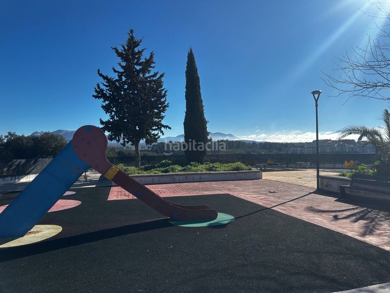 Foto bc51b71e-ed98-4469-8fe8-e353ada86889. Casa con piscina in Atarfe