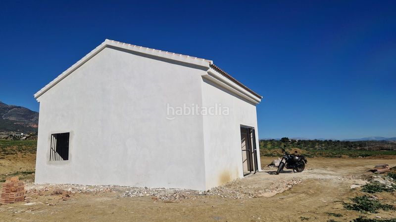 Foto bd5d2dd7-0f00-406b-8917-95f1cf4b9132. Finca rústica a Alozaina