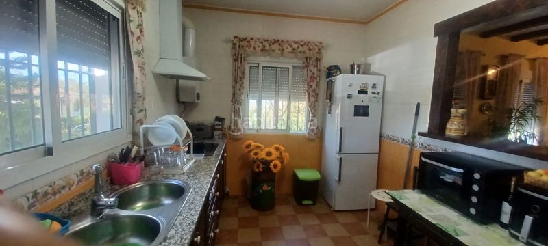 Foto af30a912-b144-4860-9a76-b50f104080c9. Casa se vende chalet urb. la colina. sevilla en Castilblanco de los Arroyos