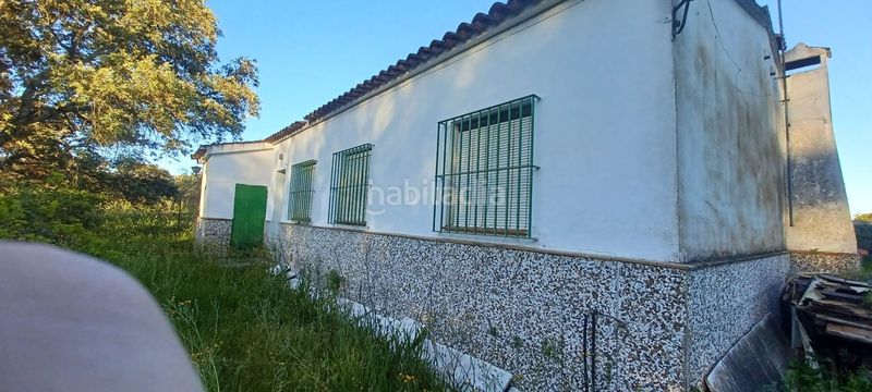 Foto e2fbac7b-f82a-44cc-a989-ebc037eafde9. Casa a Castilblanco de los Arroyos