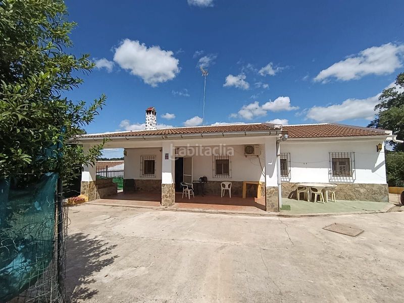 Foto 7f22d67a-cfe9-4b1c-9492-968b90b06506. Casa amb piscina a Castilblanco de los Arroyos