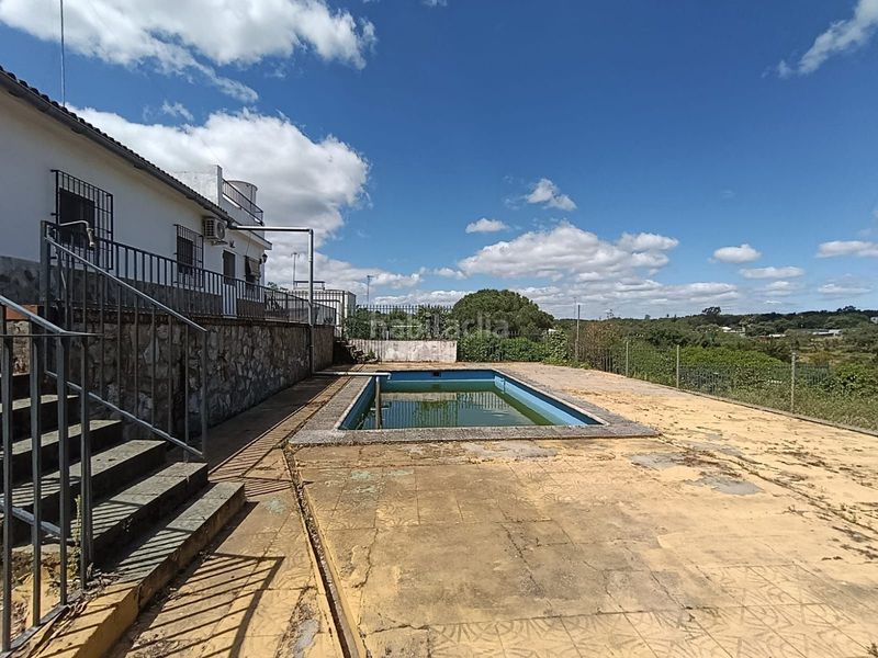 Foto d8b97df7-992c-4a7f-9dc5-6594aee03df5. Casa amb piscina a Castilblanco de los Arroyos