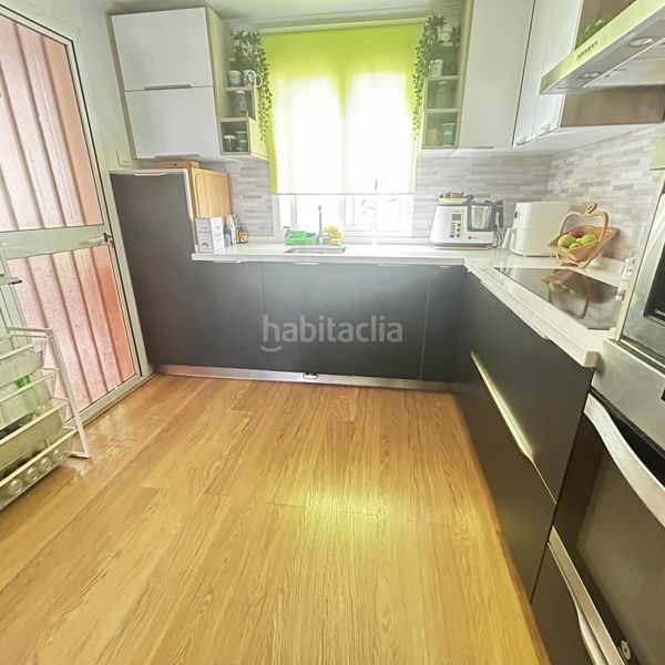 Foto 374d3aa9-c3ef-4814-9ac0-36876be9740d. Casa adossada a Alcalá del Río