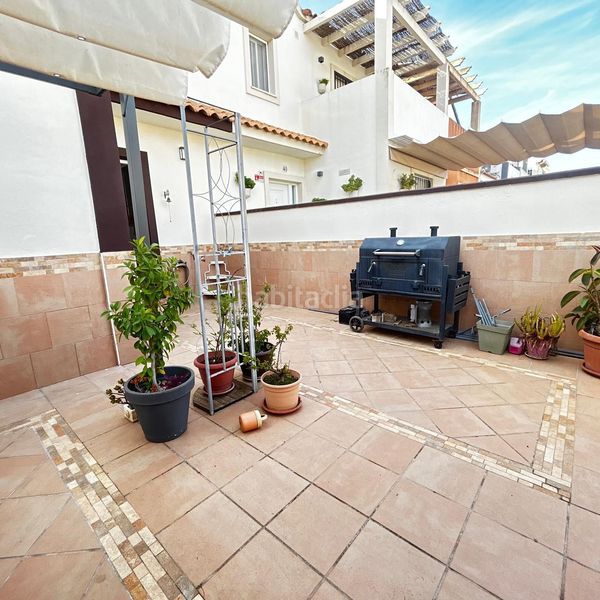 Foto be32248f-937b-4301-ad4c-8d84e284f5e4. Casa adossada a Alcalá del Río
