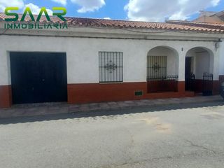 House in Castilblanco de los Arroyos. Casa de pueblo en castilblanco de los arroyos, sevilla.