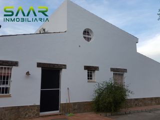 House in Castilblanco de los Arroyos. Chalet en urb. sierra norte, castilblanco de los arroyos sevilla