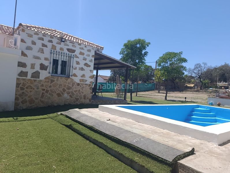 Foto 819dcb3b-3739-4282-a65b-609e5b06326f. Casa amb piscina a Castilblanco de los Arroyos