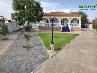 Miete Haus in Castilblanco de los Arroyos. Chalet en urb. la colina, castilblanco de los arroyos sevilla al